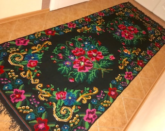 Vintage Bessarabian Kilim Rug, Handwoven Floral Wool (340 x 134 cm)