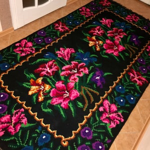 Vintage handwoven wool rug carpet. Moldova carpet- Floral kilim - Romania Kilim Bessarabian Kilim. Vintage Kilim, rose kilim rug