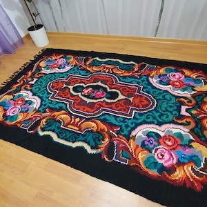 Vintage handwoven wool rug carpet. Moldova carpet- Floral kilim - Romania Kilim Bessarabian Kilim. Vintage Kilim, rose kilim rug