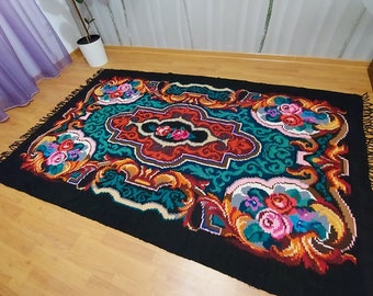 Vintage Handwoven Wool Kilim Rug – Floral Bessarabian Carpet
