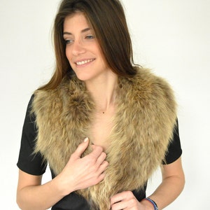 Brown Fur Scarf for women made with real Fin Raccoon fur. Totally handmade winter scarf, really warm and stylish, a great gift for her