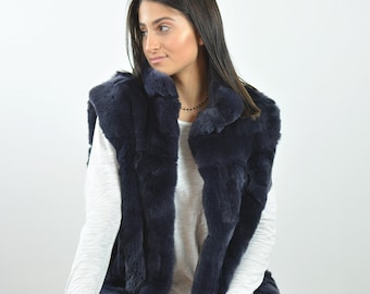 Gilet en fourrure pour femmes en fourrure de lapin Rex bleu et doublure intérieure noire. Veste sans manches pour femme faite à la main, un excellent cadeau pour elle.