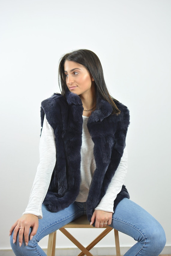 Chaleco de pelo de mujer confeccionado con pelo de Conejo Rex Azul y forro interior negro. Chaqueta sin mangas de mujer hecha a mano un gran regalo para ella. Etsy Espana