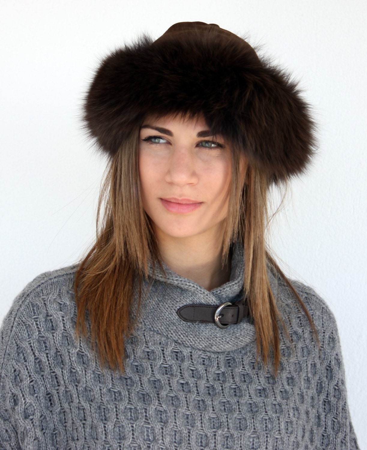 Brown Fur Hat for Women Made With Real Fox Fur and Suede  display picture 2