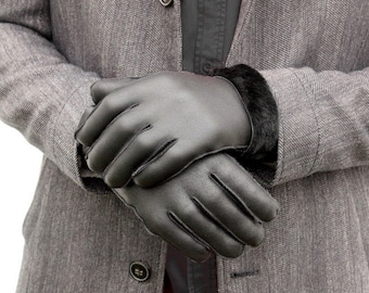 Gants en cuir pour hommes fabriqués avec du cuir de mouton noir et de la fourrure intérieure douce. Totalement fait à la main, vraiment chaleureux et élégant, un grand cadeau pour lui