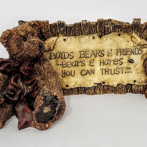 Boyds Bears and Friends Sign Figurine