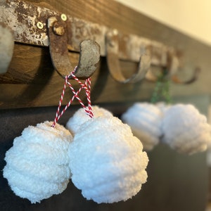 Set of 6 Fluffy White Yarn Ball Christmas Ornaments with green and red string - QUICK FREE SHIPPING!!