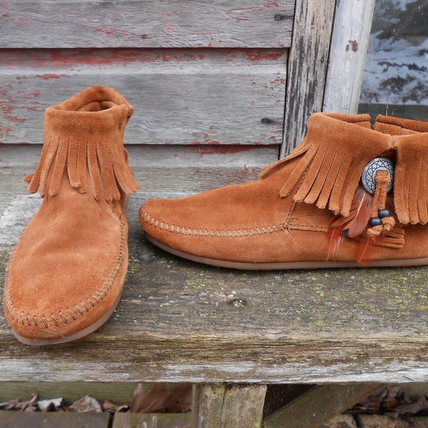 vintage Minnetonka Moccasin Boots/Brown Suede Ankle Boots/Fringe Zip up Booties/women's size 7.5