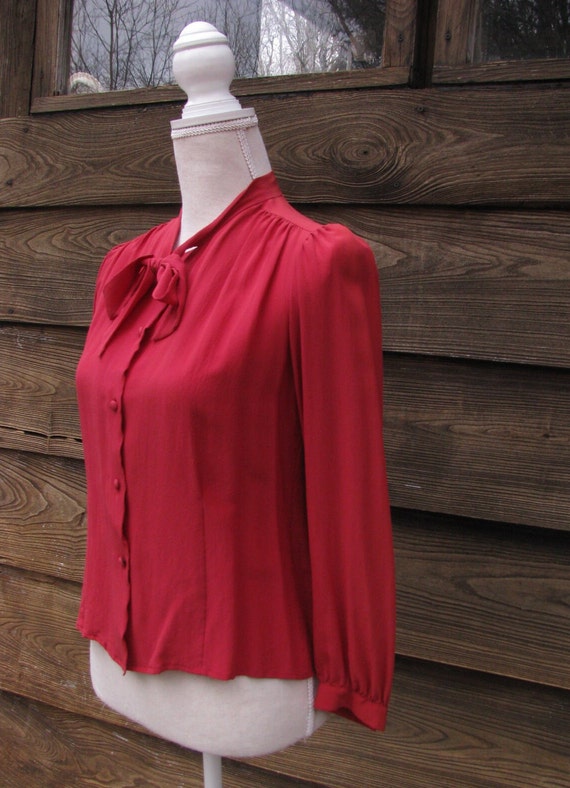 70s 80s Silk Secretary Blouse with neck tie/Rust … - image 2