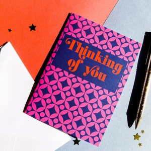 Pensando a te biglietto d'auguri / Invio di biglietto d'amore / colori vivaci / carta modellata / carta per lei / Carta per lui /