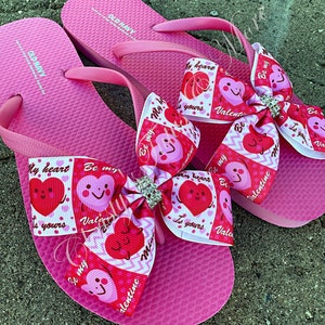 Valentines bow shoes, Custom Flip Flops, Valentines day shoes, Sandals with bows, Heart bows, bow Flip Flops, Heart bows, Valentine&#39;s Day