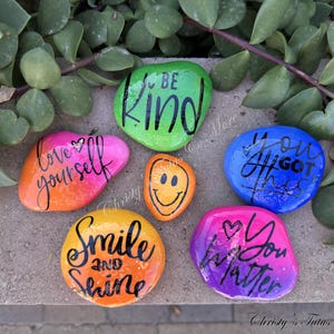 Positivity Rocks, Kindness Rocks, Freundschaft, Bemalte Steine, Sei Kind, Smiley, liebe dein Selbst, du wichtig, motivierend, Ermutigung