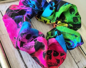 Scrunchy, Halloween Scrunchy, Halloween Haargwatte, Skull Scrunchy, Halloween Pony Halter, Halloween Haar Accessoire, Skull Haargwatte, Regenbogen