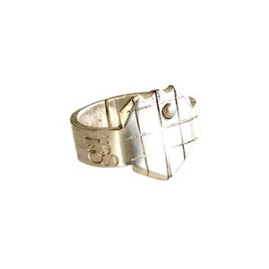 White SHIELD SIGNET RING - Sterling Silver .925 - Sculpted & Polished - Size 10 us