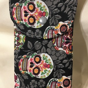 Skull print fabric eyeglasses case