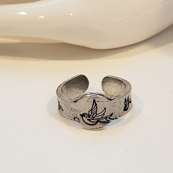 Pewter handstamped bird ring, size 6, 7 or 8, slightly adjustable, free, graduation, bird lover, wings