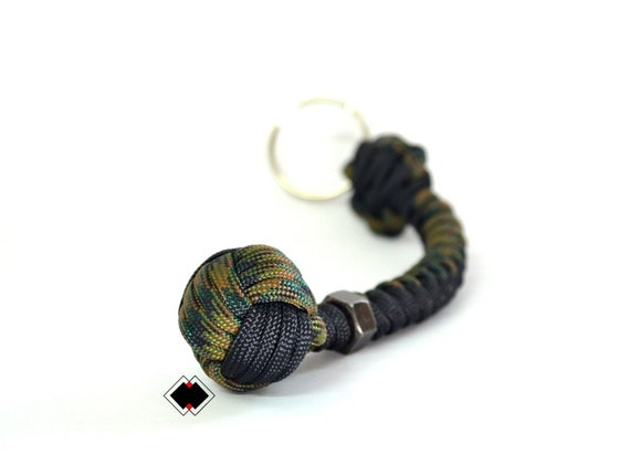 Customizable 3/4" Monkey Fist keychain 550 Paracord black/woodland camo