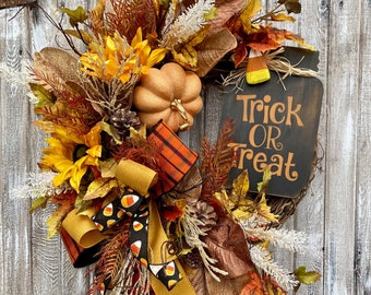 Halloween Wreath for front door, Trick or Treat Wreath, Candy Corn Wreath, Fall Pumpkin Wreath, Autumn Wreath, Country Fall Wreath