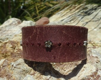 brown leather cuff/upcycled leather cuff bracelet/womans bracelet/girls bracelet/leather jewelry/beaded cuff/flower bracelet/boho cuff/C127