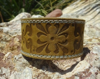 brown leather cuff/womans bracelet/flower bracelet/stamped cuff/leather jewelry/upcycled leather cuff/girls leather cuff bracelet/C10