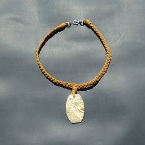 Handgemaakte lederen en stenen ketting/lederen jaspis ketting/gevlochten leren ketting/bruine leren ketting/boho hippie ketting/N10