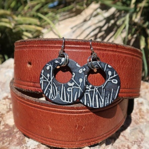 Handmade black leather earrings/hoop earrings/dangle leather earrings/floral earrings/womens earrings/girls earrings/leather jewelry/E67