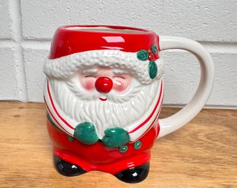 Lächelnder Kitschy Weihnachtsmann Becher