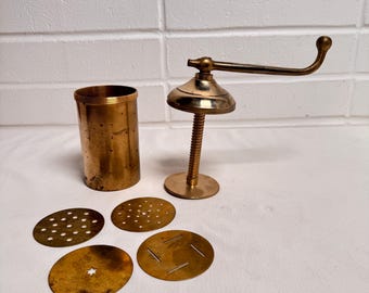 Vintage Messing Pooja Presse - indische Snack-Maker mit 4 Scheiben