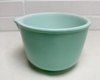 Vintage SUNBEAM Aqua/Turquoise 1960's Glasbake Mixing Bowl with Spout