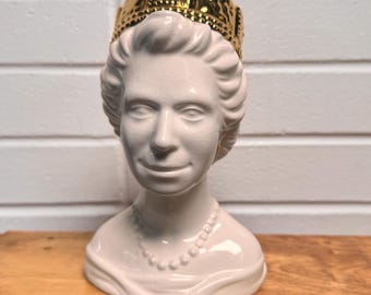 Vintage Queen Elizabeth II Golden Jubilee Teekanne (1952-2002) von Paul Cardew Her Magesty The Queen