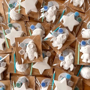 Mini Space Painting Kit for Kids - Astronaut, Rocket, Planet, Star - Party Favors