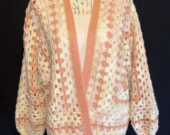 Handgemachte häkeln Oma Strickjacke- weich, gemütlich, einzigartig!