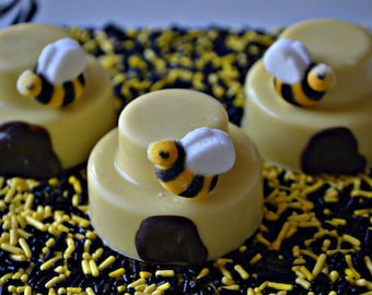 Bumblebee Bee Hive Oreo Favor w/Favor Tag  - Bumble Bee Baby Shower - Mom to Bee - Bee Birthday - Bumble Bee Party Favor - Bee Party Favor