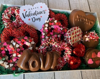 Valentine's Day Chocolate Gift Box - Valentines Day Gift -Valentine's  chocolate covered pretzels - Valentine's Day chocolate covered Oreos