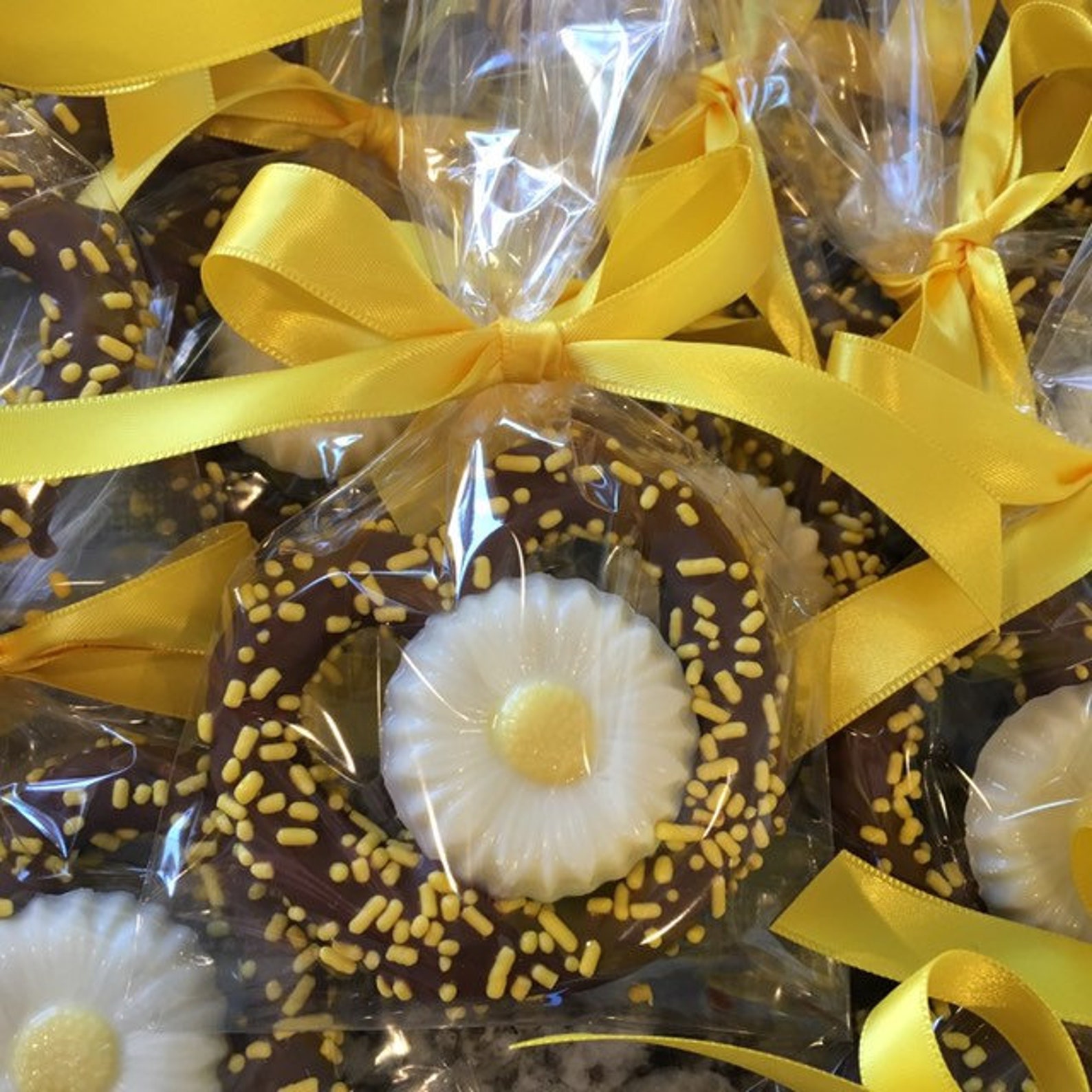 Daisy Chocolate Covered Pretzels Daisy Bridal Shower Favor Etsy