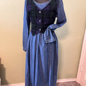 90s teacher denim dress ISO: 90s Teacher Denim Dress