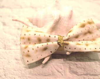 Matzah Print Hair Bow - Jewish Holiday Alligator Clip