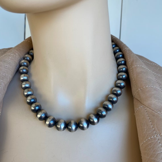 Navajo Pearl Necklace-12mm Seamless 