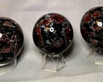 Esfera de astrofilita y granate - Piedra de fuegos artificiales