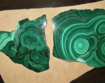 Lastra di malachite verde brillante - Crescita sferulitica, denaro e ricchezza