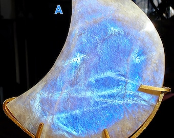 Blauwe maansteen maansikkel met standaard - Alduresence Flash