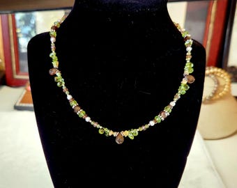 Andalusische peridoot Ethiopische opaal ketting met parelkralen