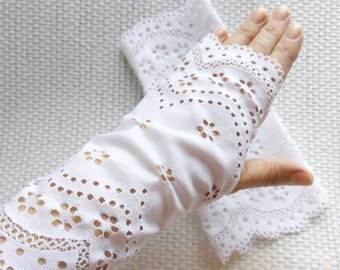 White Lace Gloves, Fingerless Lace Gloves, Wedding Lace Gloves, Costume Gloves, Bridesmaid Gift