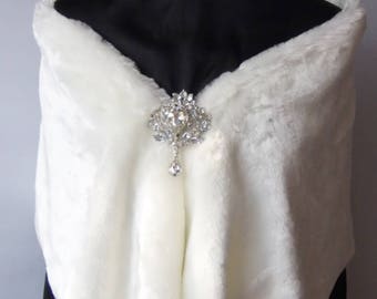 Winter Wedding Faux Fur with brooch, Capelet Bride's Cape  white or Ivory faux fur