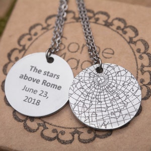 Collana con mappa stellare personalizzata incisa per data, matrimonio, compleanno, anniversario, nascita di un bambino, data incisa sul retro, cielo notturno con stelle, KP.4