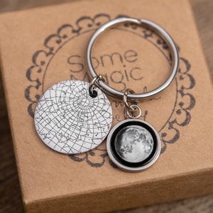 Cadeau voor hem, sleutelhanger sterrenkaart en maanfase, gepersonaliseerde gegraveerde sleutelhanger nachtelijke hemel, aangepaste sterrenkaart op datum, verjaardagscadeau voor mannen RP.1