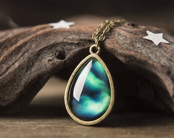 Aurora borealis necklace, northern lights necklace, galaxy necklace, arctic sky necklace, space necklace, nebula necklace, cosmos necklace