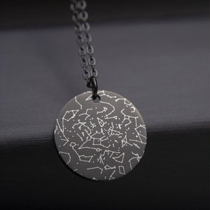 Collier gravé carte des étoiles personnalisé, cadeau personnalisé pour lui, cadeau d'anniversaire, cadeau d'anniversaire pour homme, cadeau pour petit ami, mari, KP.4