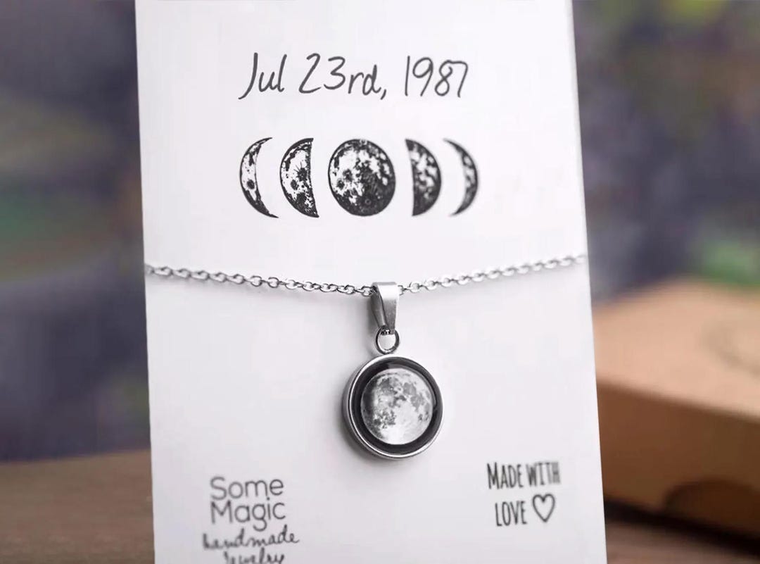 Personality Moon Necklace With Customizable Photo Romantic Gift