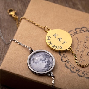 Pulsera personalizada de fase lunar con inicial grabada en la parte trasera, regalo de cumpleaños personalizado, joyería de aniversario para mujer, AP.1